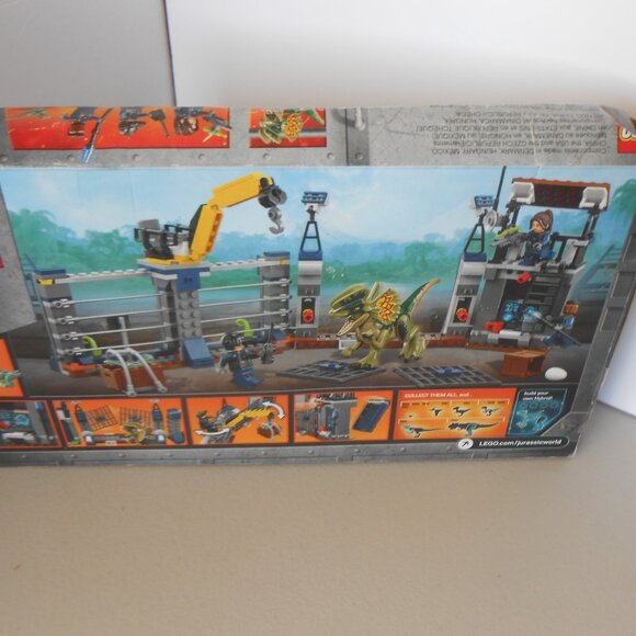 Lego Jurassic World Dioshosaurus Outpost Attack 75931 park retired ( DAMAGED BO0 - Picture 1 of 2